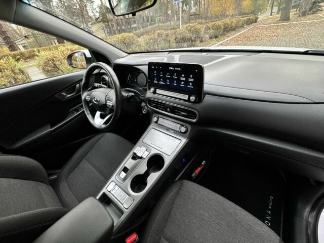 Белый Хендай Другая, объемом двигателя 0 л и пробегом 58 тыс. км за 17499 $, фото 7 на Automoto.ua