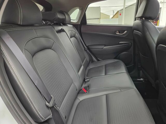 Белый Хендай Другая, объемом двигателя 1.6 л и пробегом 49 тыс. км за 15000 $, фото 13 на Automoto.ua