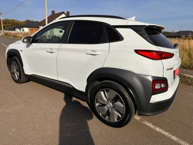 Белый Хендай Другая, объемом двигателя 0 л и пробегом 68 тыс. км за 17750 $, фото 4 на Automoto.ua