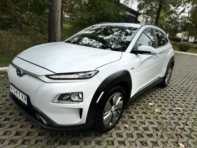 Белый Хендай Другая, объемом двигателя 0 л и пробегом 103 тыс. км за 17699 $, фото 4 на Automoto.ua