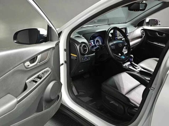 Белый Хендай Другая, объемом двигателя 1.6 л и пробегом 47 тыс. км за 13000 $, фото 5 на Automoto.ua