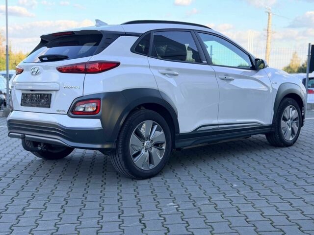 Белый Хендай Другая, объемом двигателя 0 л и пробегом 45 тыс. км за 12000 $, фото 4 на Automoto.ua