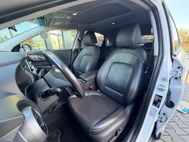 Белый Хендай Другая, объемом двигателя 0 л и пробегом 45 тыс. км за 12000 $, фото 7 на Automoto.ua