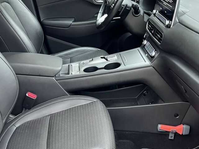 Белый Хендай Другая, объемом двигателя 0 л и пробегом 100 тыс. км за 19725 $, фото 18 на Automoto.ua