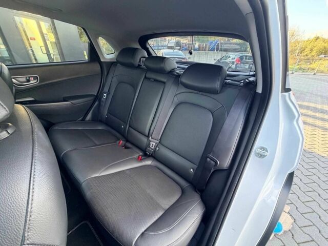 Белый Хендай Другая, объемом двигателя 0 л и пробегом 45 тыс. км за 12000 $, фото 8 на Automoto.ua