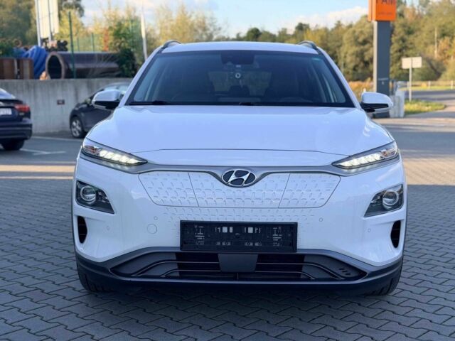 Белый Хендай Другая, объемом двигателя 0 л и пробегом 45 тыс. км за 12000 $, фото 2 на Automoto.ua