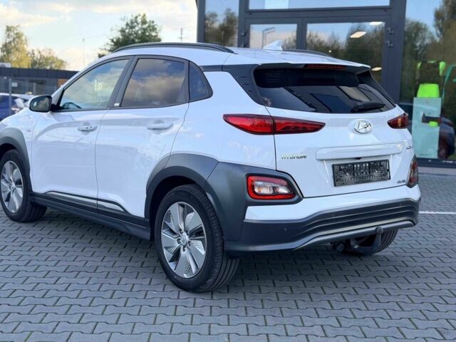 Белый Хендай Другая, объемом двигателя 0 л и пробегом 45 тыс. км за 12000 $, фото 3 на Automoto.ua