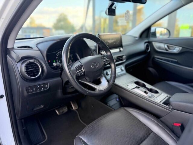 Белый Хендай Другая, объемом двигателя 0 л и пробегом 45 тыс. км за 12000 $, фото 6 на Automoto.ua