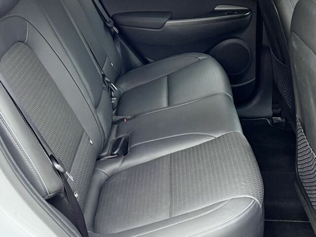 Белый Хендай Другая, объемом двигателя 0 л и пробегом 100 тыс. км за 19701 $, фото 17 на Automoto.ua