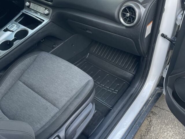 Белый Хендай Другая, объемом двигателя 0 л и пробегом 123 тыс. км за 18000 $, фото 5 на Automoto.ua