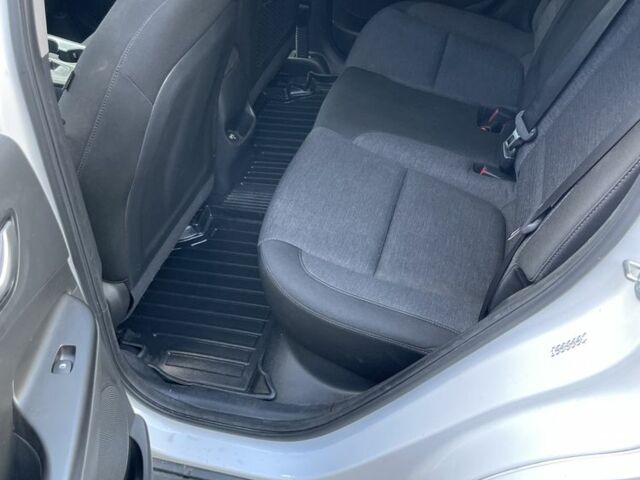 Белый Хендай Другая, объемом двигателя 0 л и пробегом 123 тыс. км за 18000 $, фото 7 на Automoto.ua