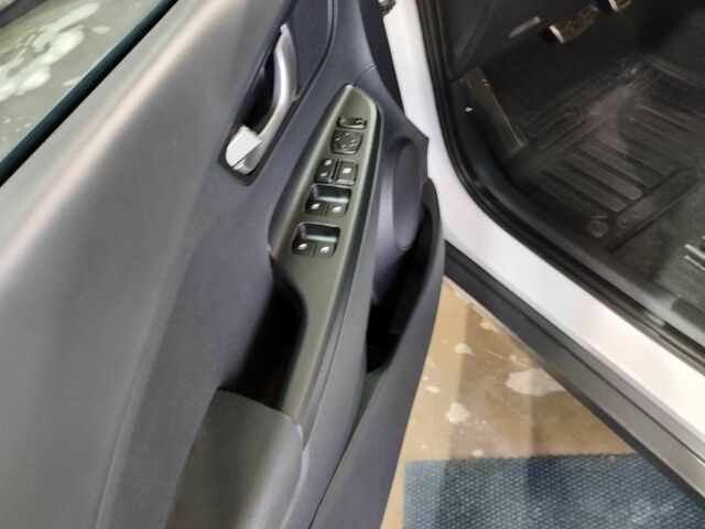 Белый Хендай Другая, объемом двигателя 0 л и пробегом 28 тыс. км за 22300 $, фото 4 на Automoto.ua