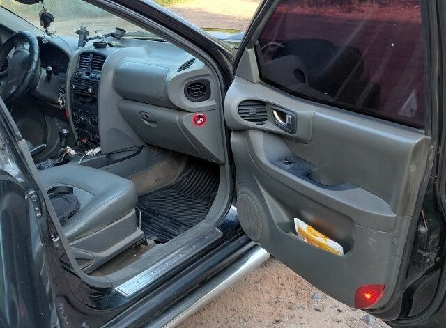 Чорний Хендай Інша, об'ємом двигуна 2 л та пробігом 390 тис. км за 3100 $, фото 4 на Automoto.ua