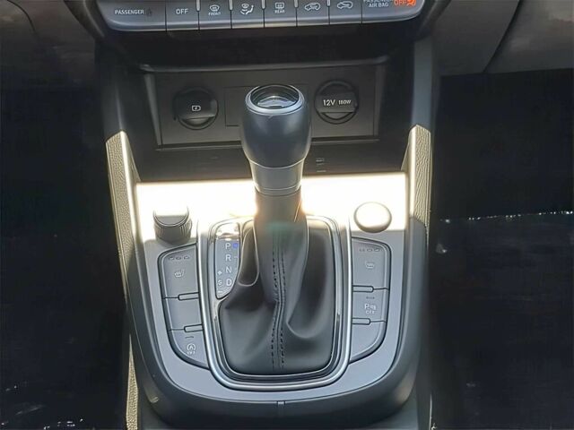 Чорний Хендай Інша, об'ємом двигуна 1.6 л та пробігом 11 тис. км за 8500 $, фото 7 на Automoto.ua