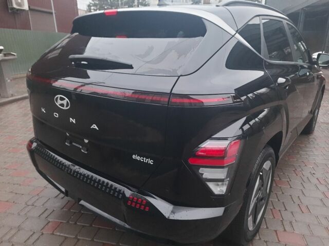 Черный Хендай Другая, объемом двигателя 0 л и пробегом 16 тыс. км за 26000 $, фото 3 на Automoto.ua