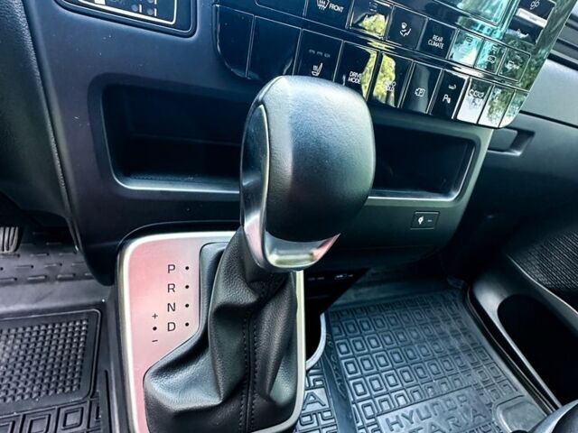 Чорний Хендай Інша, об'ємом двигуна 2.2 л та пробігом 62 тис. км за 37500 $, фото 13 на Automoto.ua