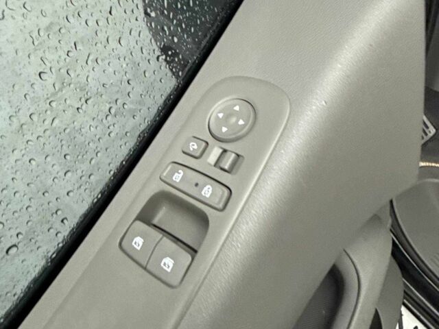 Чорний Хендай Інша, об'ємом двигуна 2.2 л та пробігом 104 тис. км за 27500 $, фото 11 на Automoto.ua