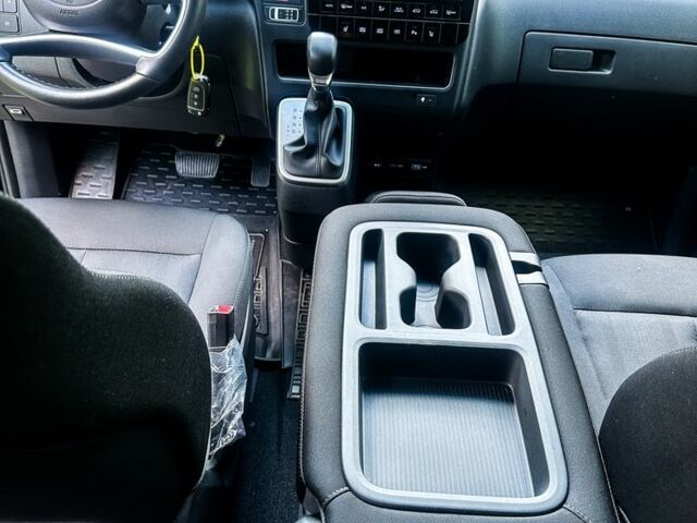 Чорний Хендай Інша, об'ємом двигуна 2.2 л та пробігом 62 тис. км за 37500 $, фото 8 на Automoto.ua