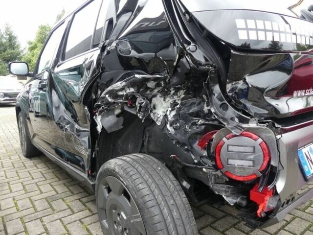 Черный Хендай Другая, объемом двигателя 0 л и пробегом 348 тыс. км за 11000 $, фото 5 на Automoto.ua