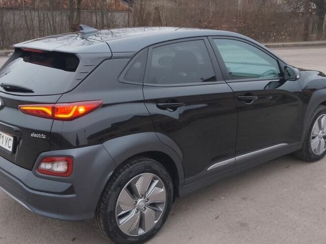 Чорний Хендай Інша, об'ємом двигуна 0 л та пробігом 115 тис. км за 16000 $, фото 4 на Automoto.ua