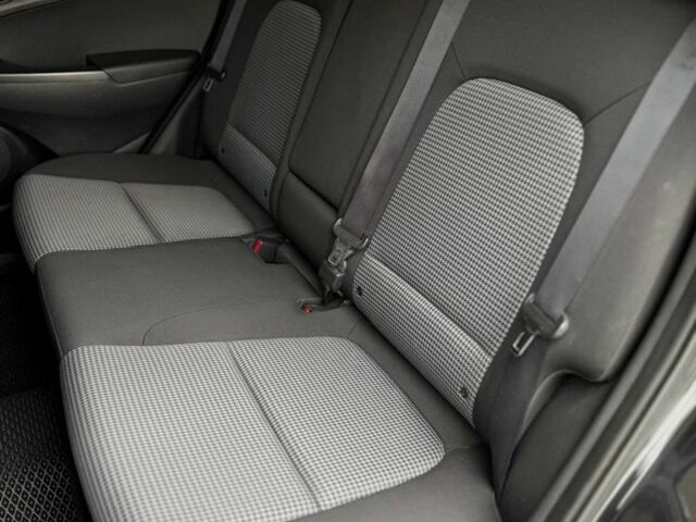 Черный Хендай Другая, объемом двигателя 0 л и пробегом 126 тыс. км за 13599 $, фото 10 на Automoto.ua