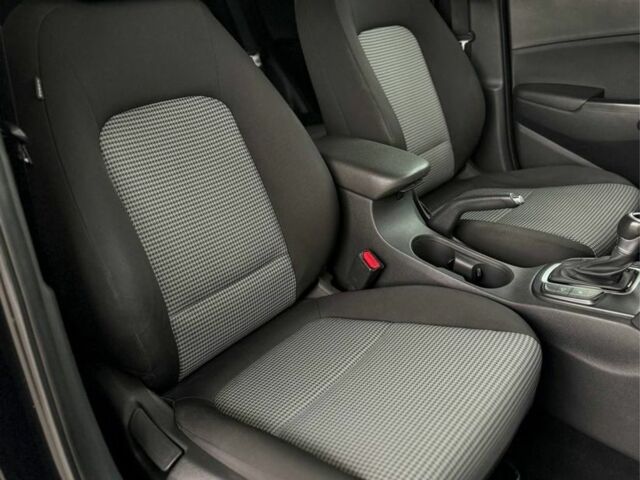 Черный Хендай Другая, объемом двигателя 0 л и пробегом 126 тыс. км за 13599 $, фото 15 на Automoto.ua