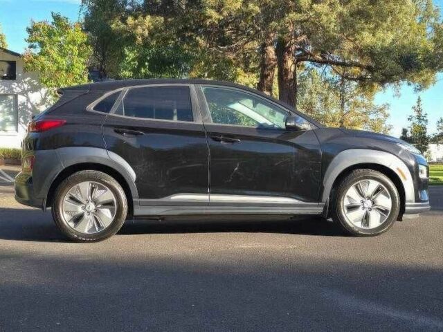 Черный Хендай Другая, объемом двигателя 0 л и пробегом 45 тыс. км за 11200 $, фото 3 на Automoto.ua