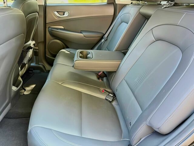 Черный Хендай Другая, объемом двигателя 0 л и пробегом 29 тыс. км за 15000 $, фото 12 на Automoto.ua