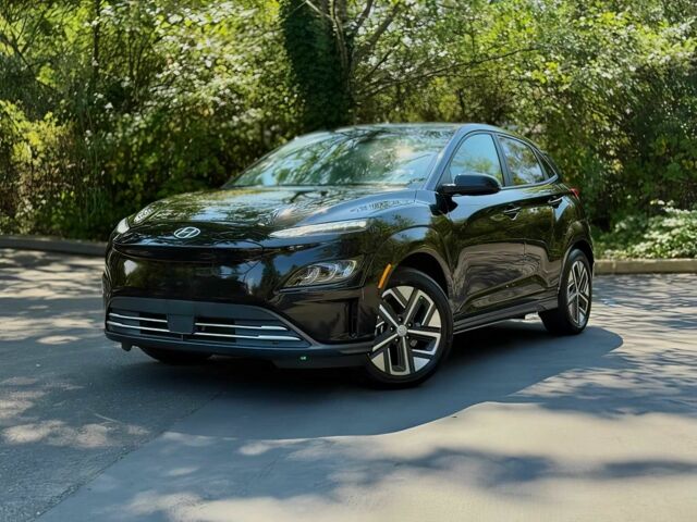 Черный Хендай Другая, объемом двигателя 0 л и пробегом 19 тыс. км за 12000 $, фото 2 на Automoto.ua