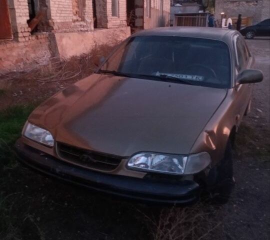 Коричневый Хендай Другая, объемом двигателя 2 л и пробегом 200 тыс. км за 1687 $, фото 2 на Automoto.ua