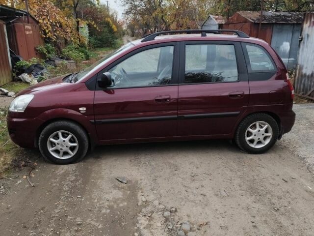 Красный Хендай Другая, объемом двигателя 1.6 л и пробегом 210 тыс. км за 3693 $, фото 1 на Automoto.ua