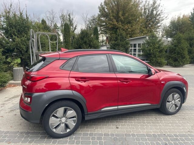 Красный Хендай Другая, объемом двигателя 0 л и пробегом 55 тыс. км за 15700 $, фото 3 на Automoto.ua