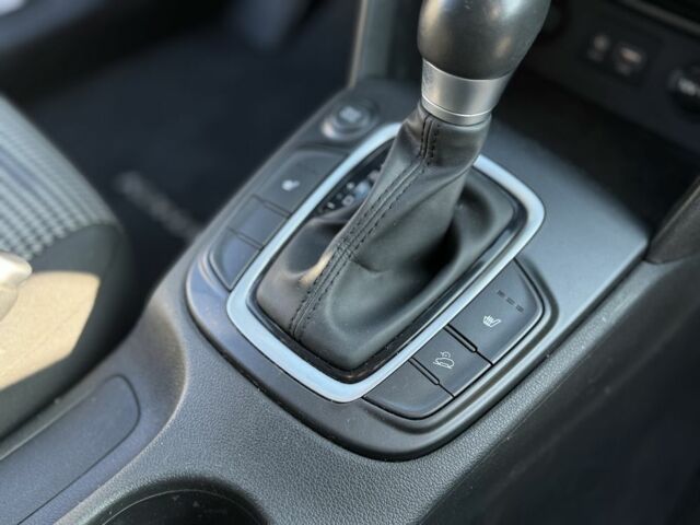 Красный Хендай Другая, объемом двигателя 2 л и пробегом 105 тыс. км за 14700 $, фото 16 на Automoto.ua