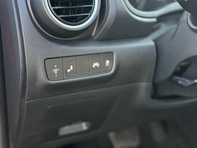 Красный Хендай Другая, объемом двигателя 2 л и пробегом 105 тыс. км за 14700 $, фото 14 на Automoto.ua