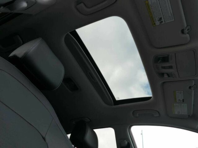 Красный Хендай Другая, объемом двигателя 0 л и пробегом 34 тыс. км за 14300 $, фото 10 на Automoto.ua