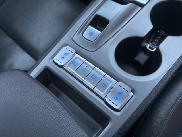 Красный Хендай Другая, объемом двигателя 0 л и пробегом 104 тыс. км за 20999 $, фото 8 на Automoto.ua