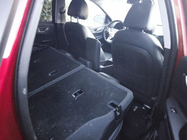 Красный Хендай Другая, объемом двигателя 0 л и пробегом 90 тыс. км за 4700 $, фото 8 на Automoto.ua