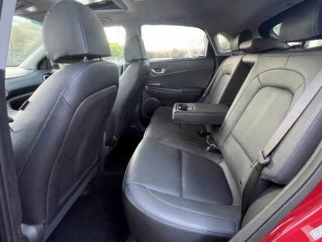 Красный Хендай Другая, объемом двигателя 0 л и пробегом 17 тыс. км за 16300 $, фото 10 на Automoto.ua