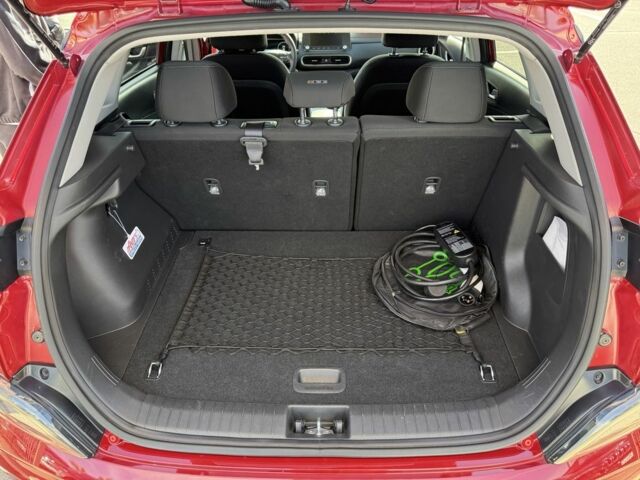 Красный Хендай Другая, объемом двигателя 0 л и пробегом 48 тыс. км за 19900 $, фото 11 на Automoto.ua