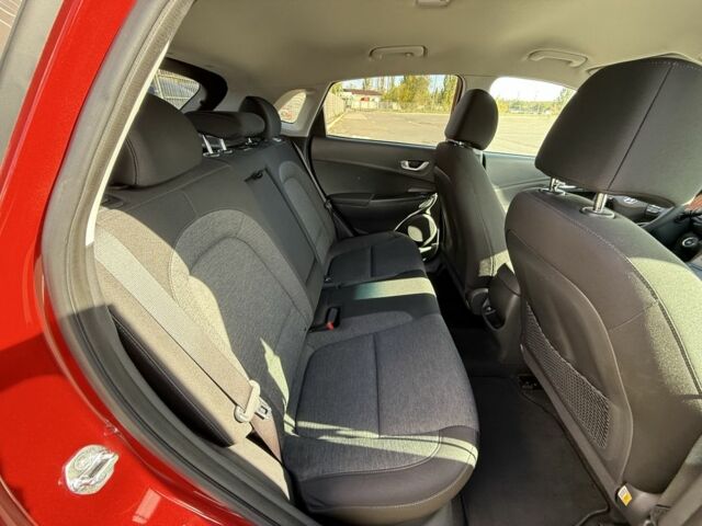 Красный Хендай Другая, объемом двигателя 0 л и пробегом 48 тыс. км за 19900 $, фото 10 на Automoto.ua