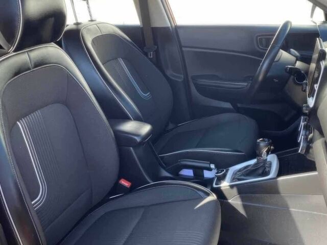 Красный Хендай Другая, объемом двигателя 1.6 л и пробегом 14 тыс. км за 12000 $, фото 7 на Automoto.ua