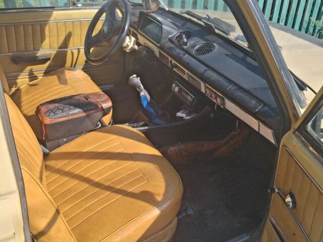 Желтый Хендай Другая, объемом двигателя 0 л и пробегом 80 тыс. км за 380 $, фото 4 на Automoto.ua