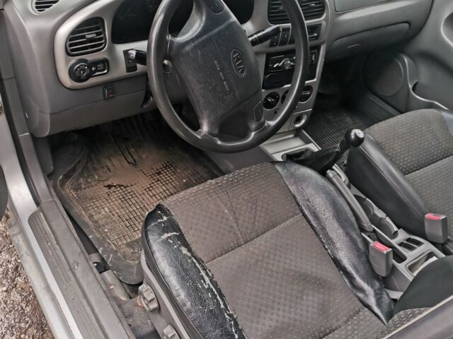 Серый Хендай Другая, объемом двигателя 1.6 л и пробегом 250 тыс. км за 850 $, фото 6 на Automoto.ua