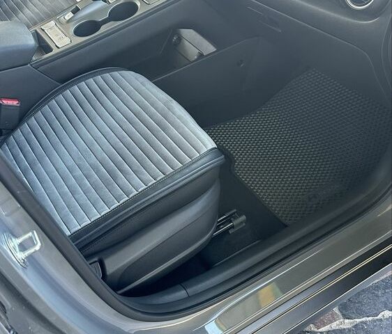 Сірий Хендай Інша, об'ємом двигуна 0 л та пробігом 74 тис. км за 15700 $, фото 4 на Automoto.ua