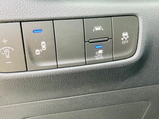 Серый Хендай Другая, объемом двигателя 0 л и пробегом 40 тыс. км за 18200 $, фото 9 на Automoto.ua