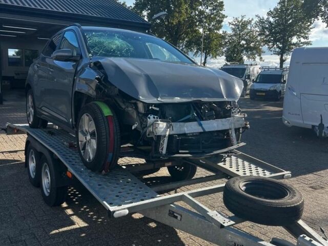 Серый Хендай Другая, объемом двигателя 0 л и пробегом 160 тыс. км за 7886 $, фото 2 на Automoto.ua