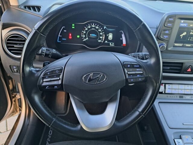 Серый Хендай Другая, объемом двигателя 0 л и пробегом 98 тыс. км за 19385 $, фото 6 на Automoto.ua