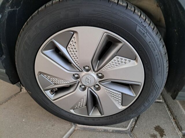 Серый Хендай Другая, объемом двигателя 0 л и пробегом 98 тыс. км за 19385 $, фото 9 на Automoto.ua