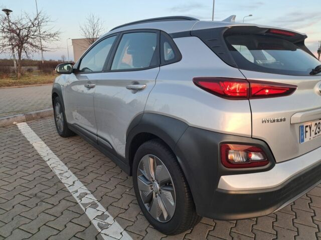 Серый Хендай Другая, объемом двигателя 0 л и пробегом 98 тыс. км за 19385 $, фото 2 на Automoto.ua