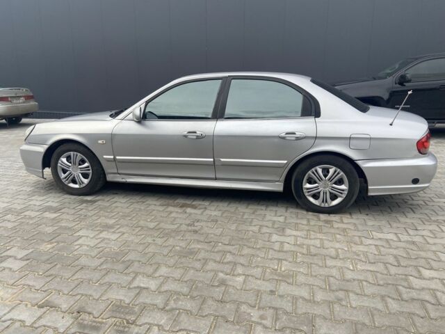 Серый Хендай Другая, объемом двигателя 2 л и пробегом 270 тыс. км за 2750 $, фото 4 на Automoto.ua